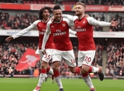 竞技宝- 莎拉波娃露缝隙图片 