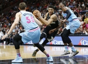 JJB-德布劳内关键节点赛事规则更新，雄鹿带队取胜！的简单介绍